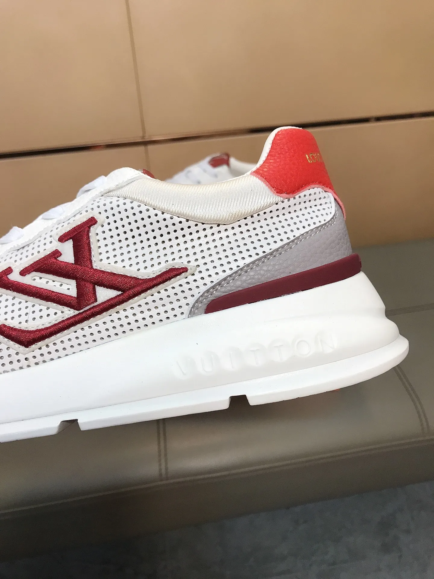 Ex-factory price 442 💎💎🔆New model launched [LV Louis Vuitton] The latest high-quality men's sports and casual shoes, European and American trends 🔰Perfectly blending noble quality and fashionable texture💋💋The upper is made of imported cowhide and sheepskin feet, creating a fashionable personality as a whole to set off your uniqueness! Classic style, cool and stylish trendy male image🌹 38-44👣